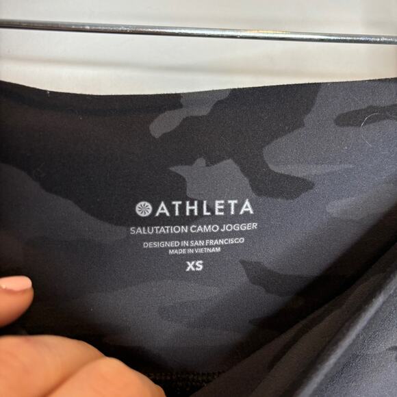 Athleta Salutation Camo Jogger High Rise - Picture 9 of 9